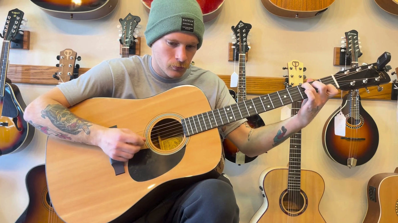 Devin - Guitar Wildwood Flower Performance